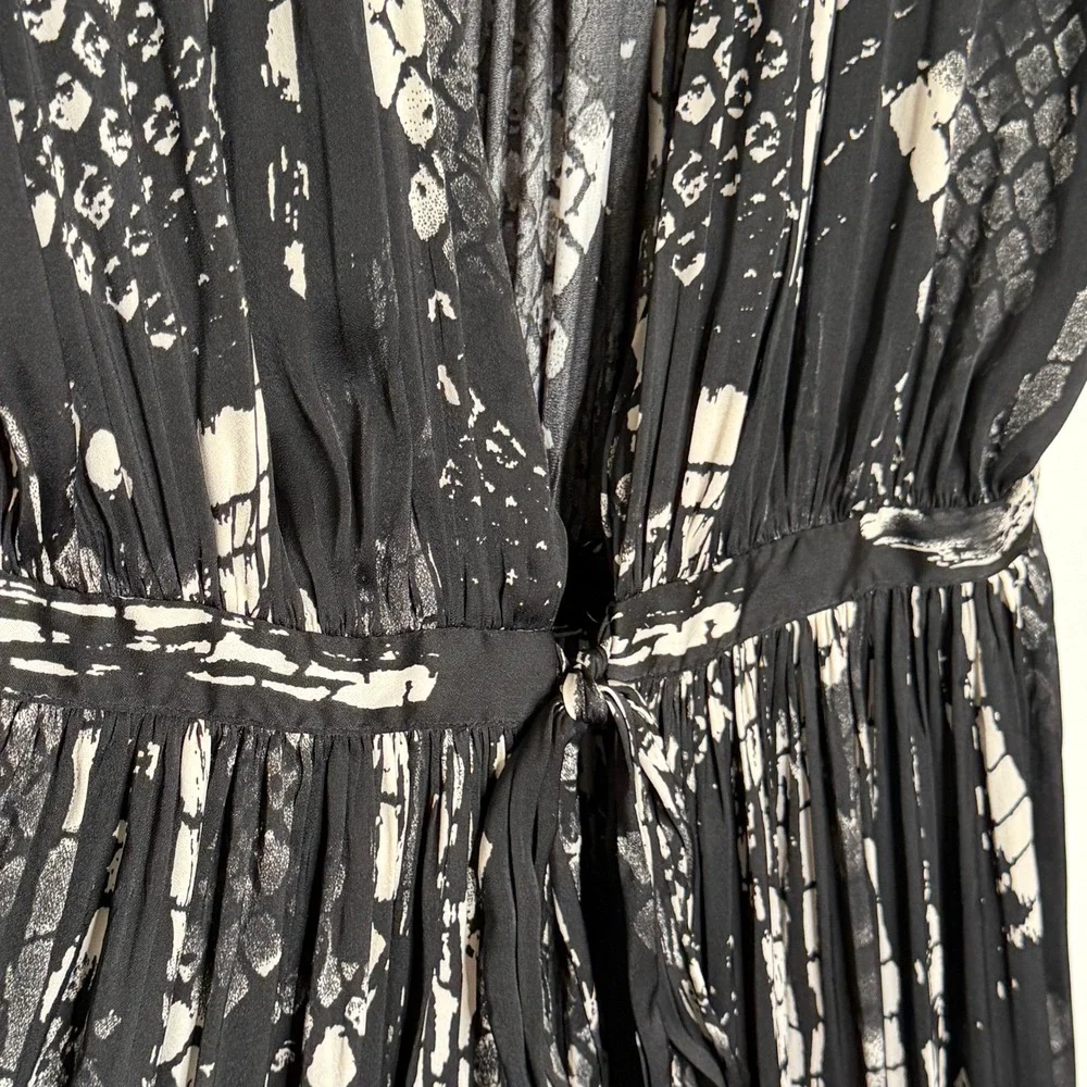 Intimately Free People Black White Snakeskin Print Maxi Kimono Small Deep V-Neck